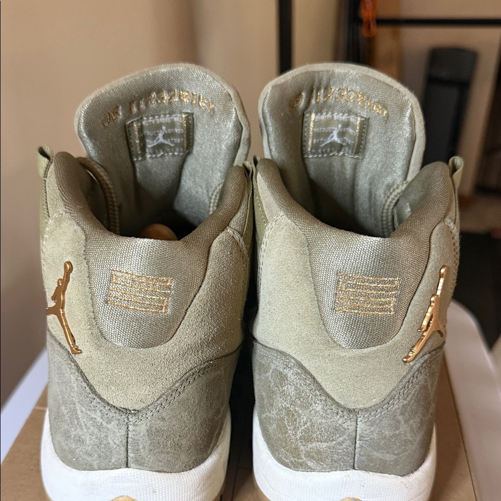 Jordan 11 Retro Olive Lux - Picture 4 of 9